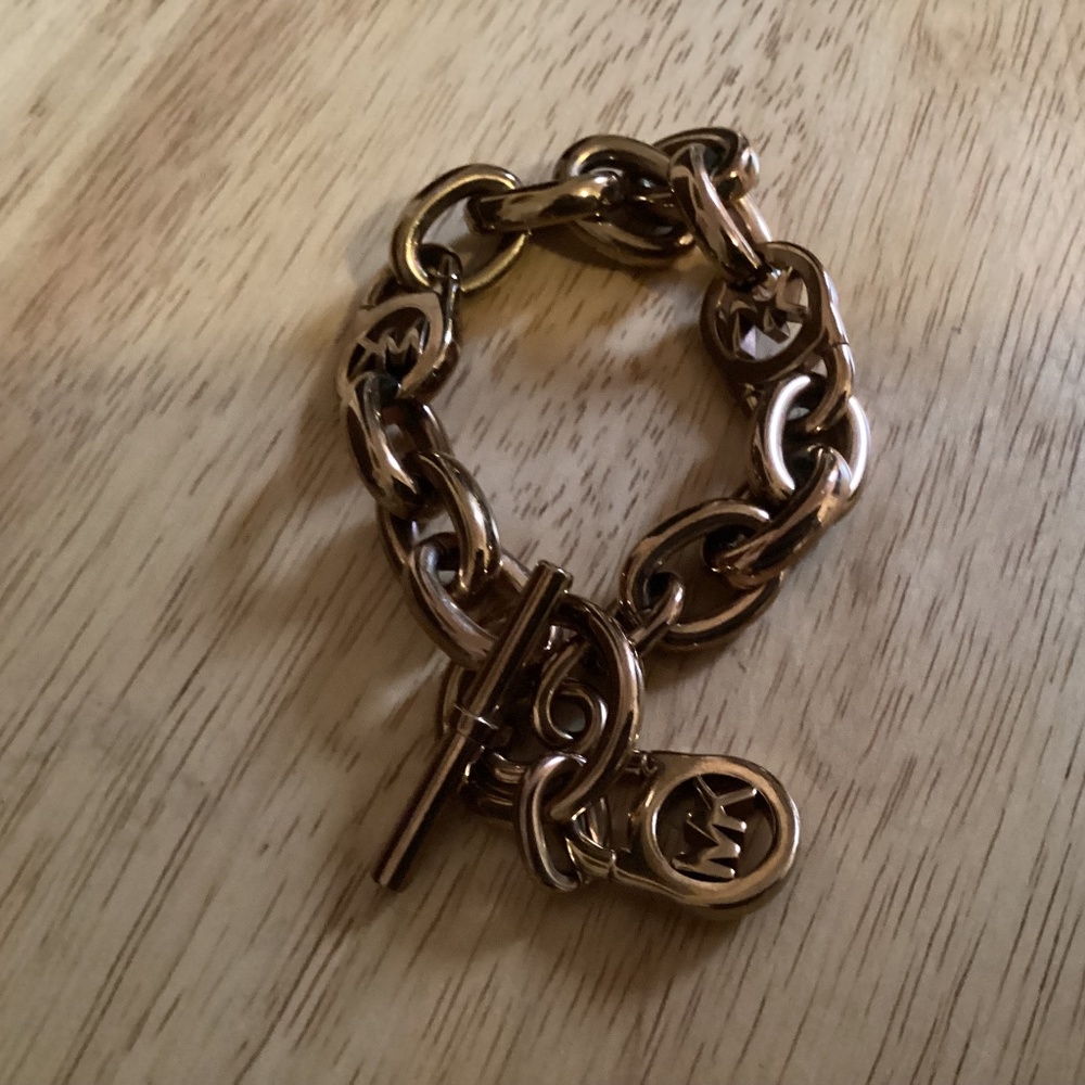 Michael Kors Logo Rose Gold-tone Heavy Chain Link Toggle Clasp Bracelet